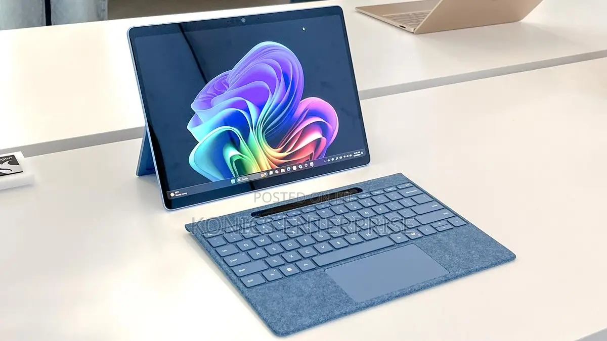 New Microsoft Surface Pro 16GB Qualcomm Snapdragon X Plus SSD 512GB