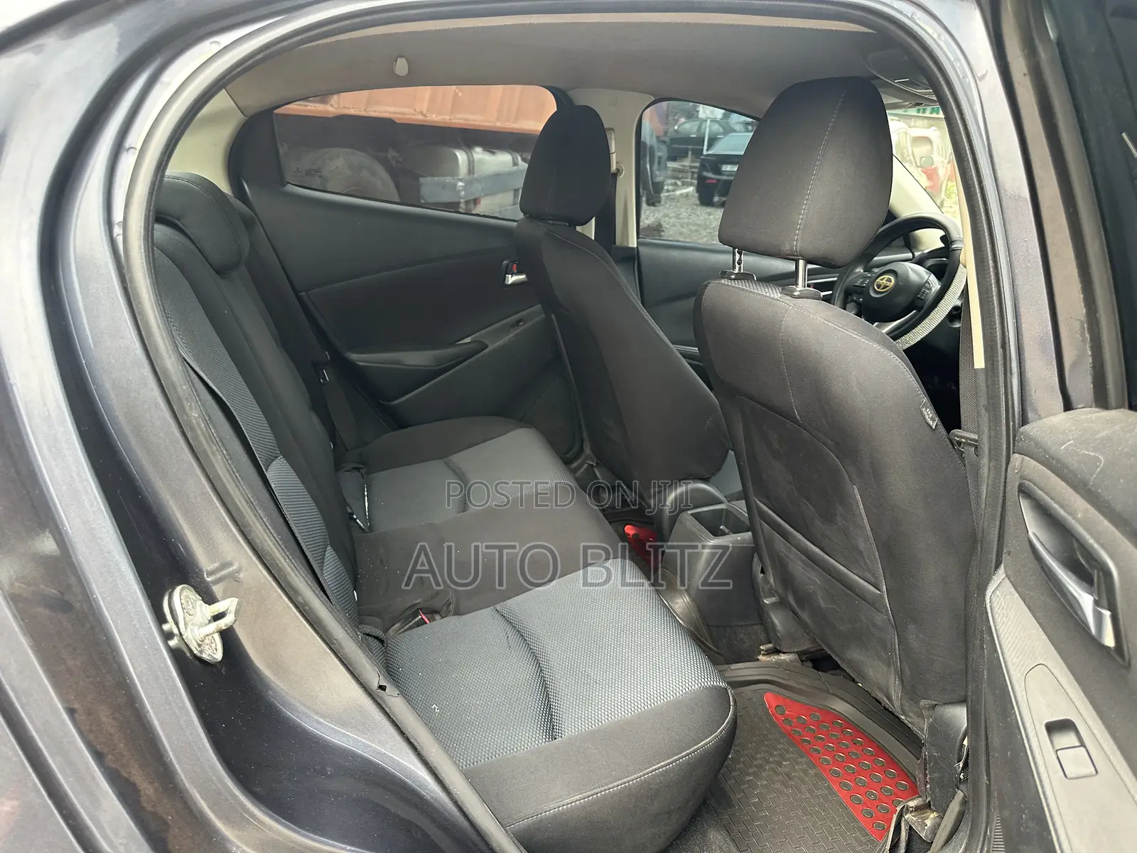 Toyota Yaris iA 1.5 FWD 2016 Gray