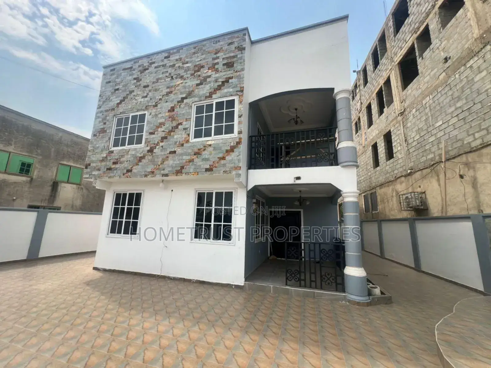 5bdrm Duplex in Hometrust Properties, Parakuo Estate for rent