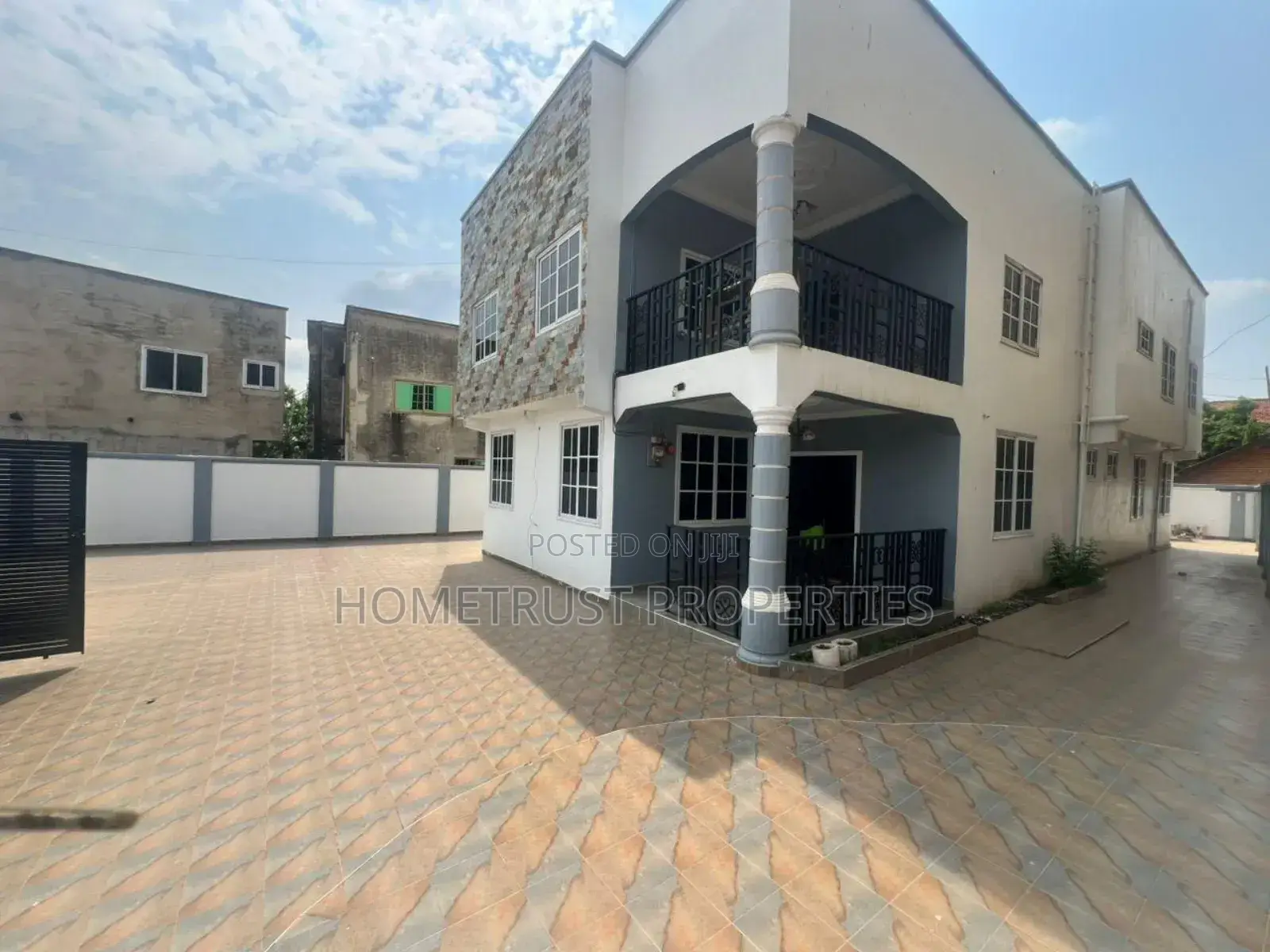 5bdrm Duplex in Hometrust Properties, Parakuo Estate for rent