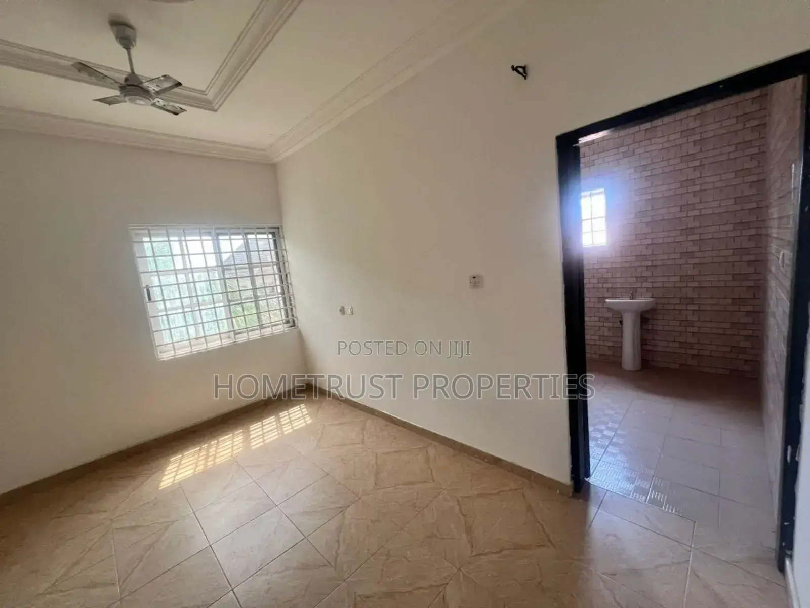 5bdrm Duplex in Hometrust Properties, Parakuo Estate for rent