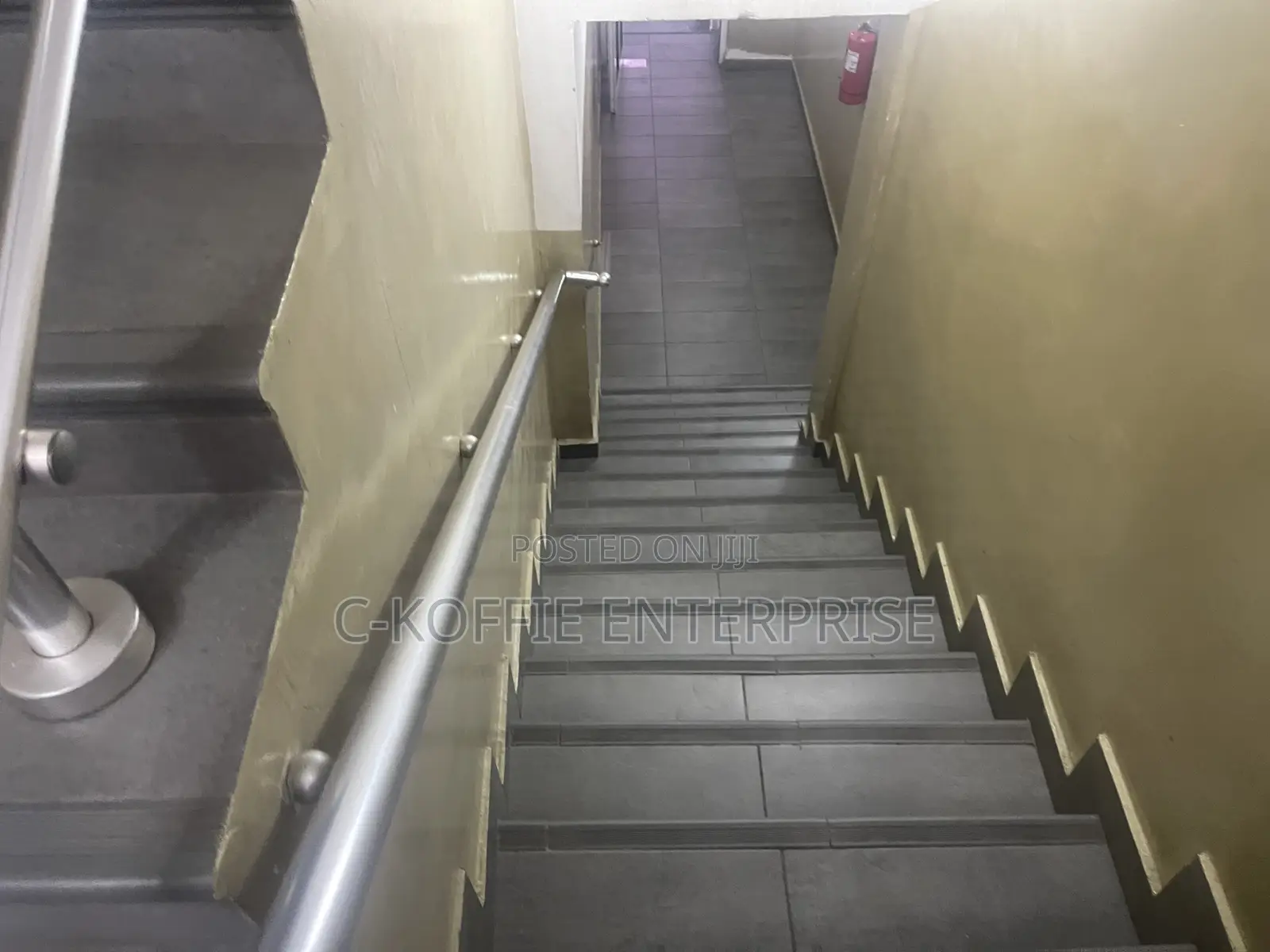 Prime 3000 SQM Warehouse + 6bedrooms Apartment for Rent