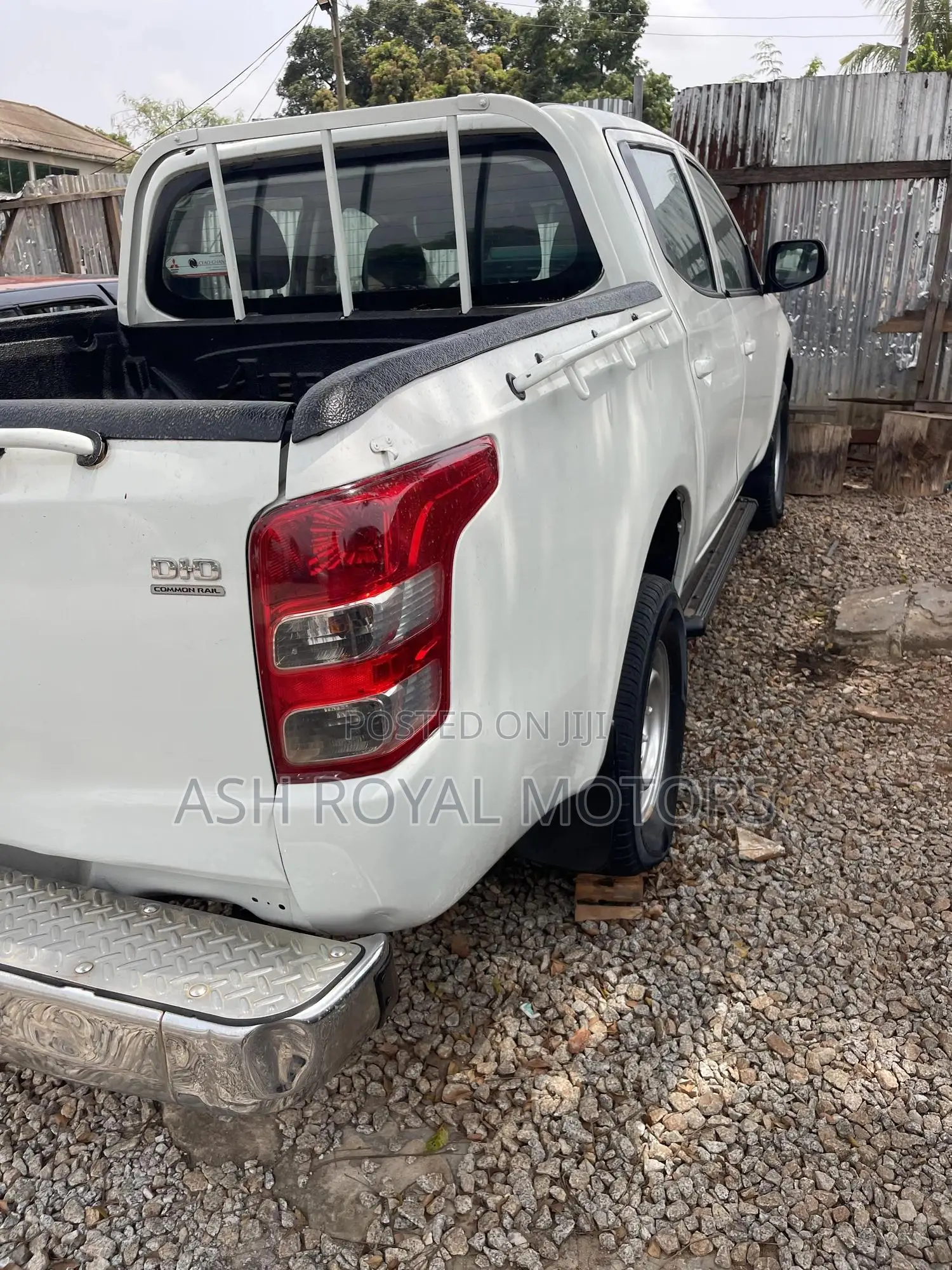 Mitsubishi L200 Club Cab 2.4 181hp 4WD 2016 White