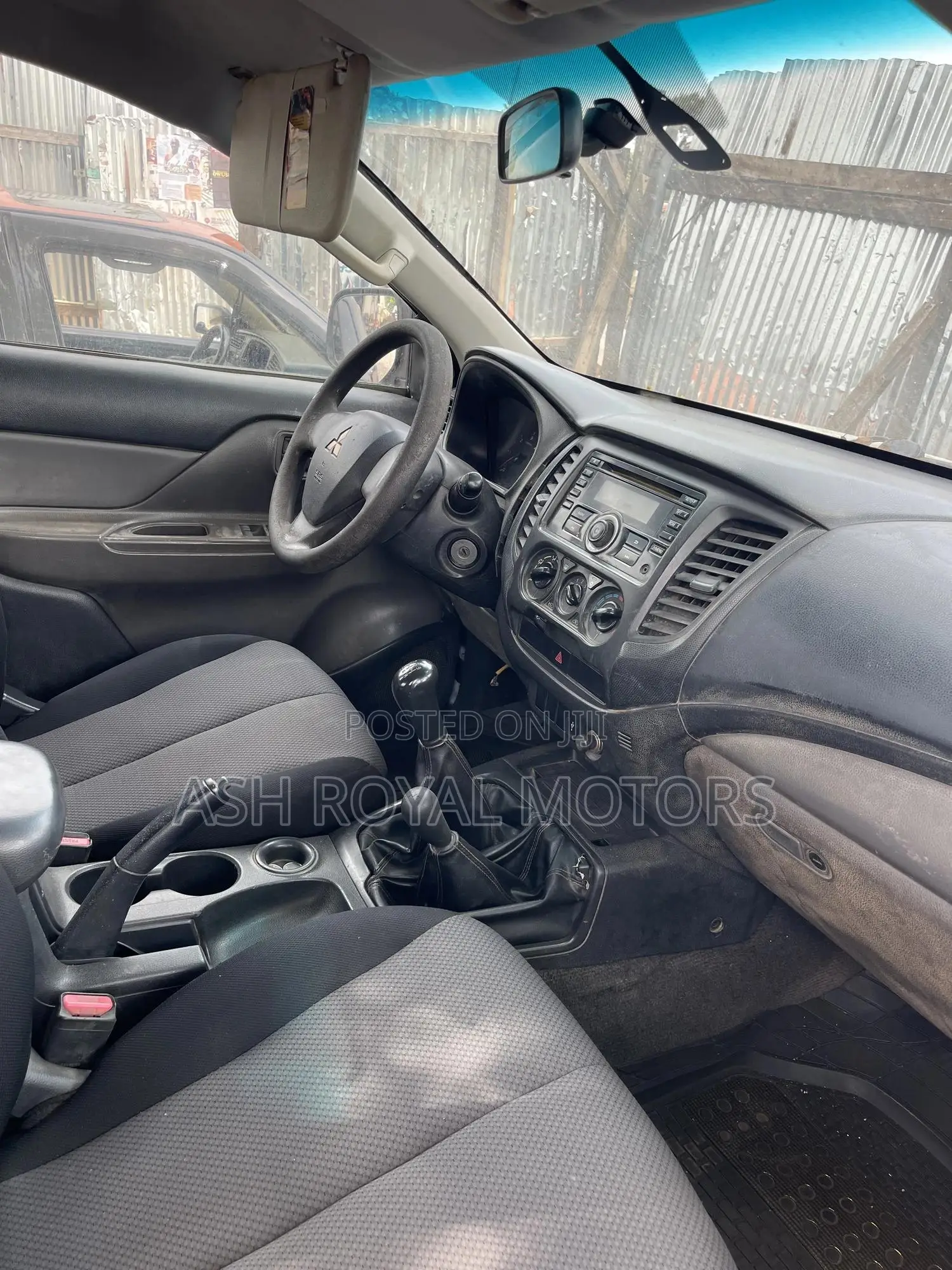 Mitsubishi L200 Club Cab 2.4 181hp 4WD 2016 White