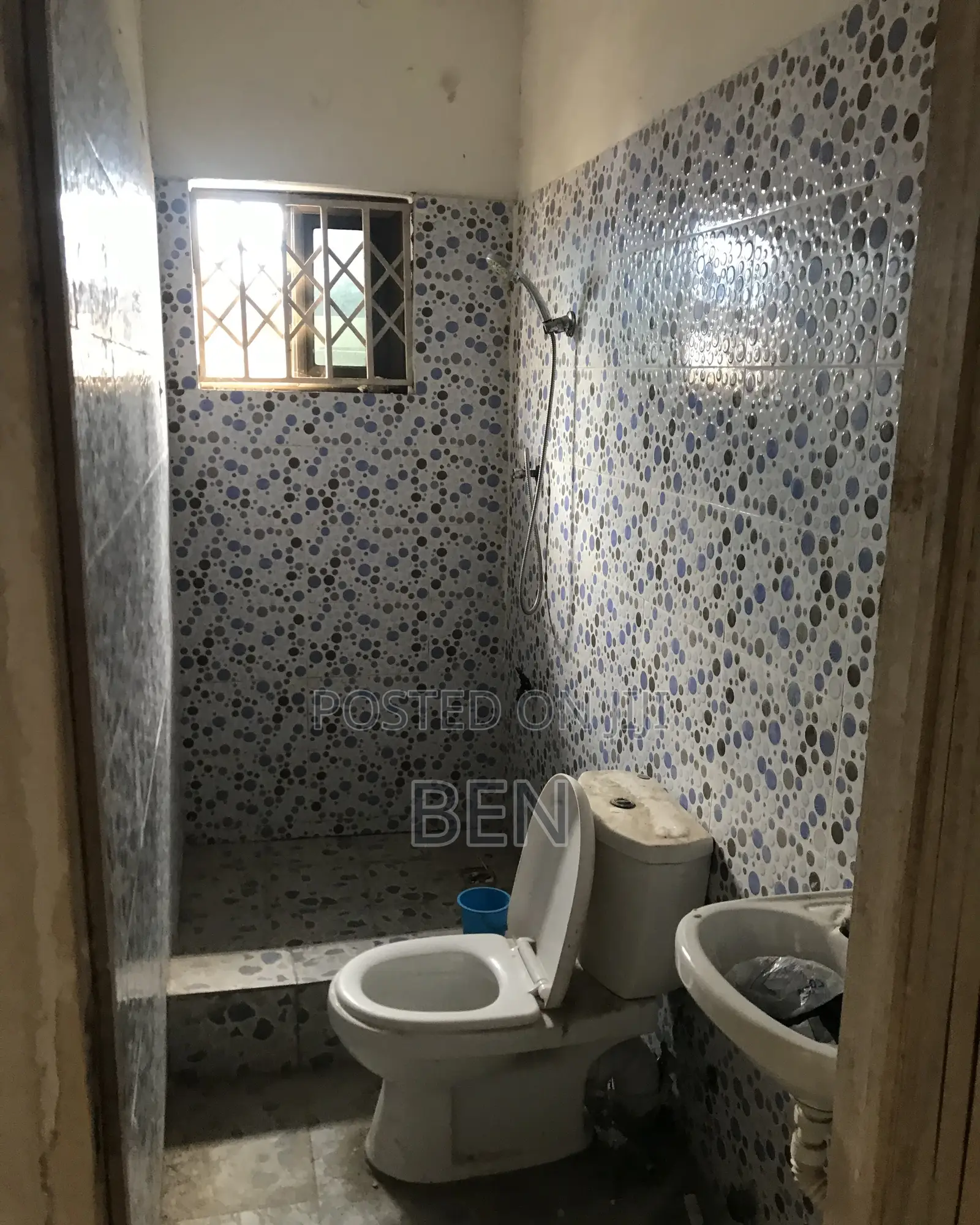 3bdrm House in Abelenkpe Taxi Rank, Methodist Church Area for rent
