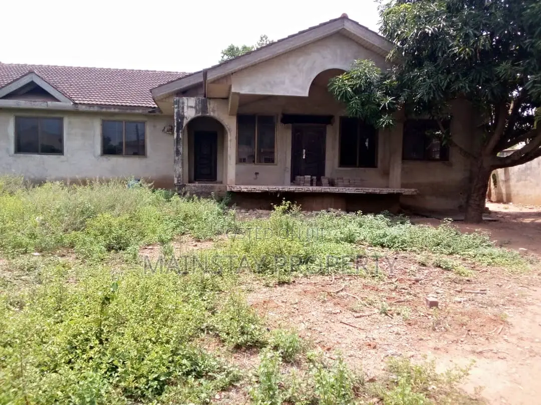 5bdrm House in Mainstay Estates, Taifa-Burkina for sale