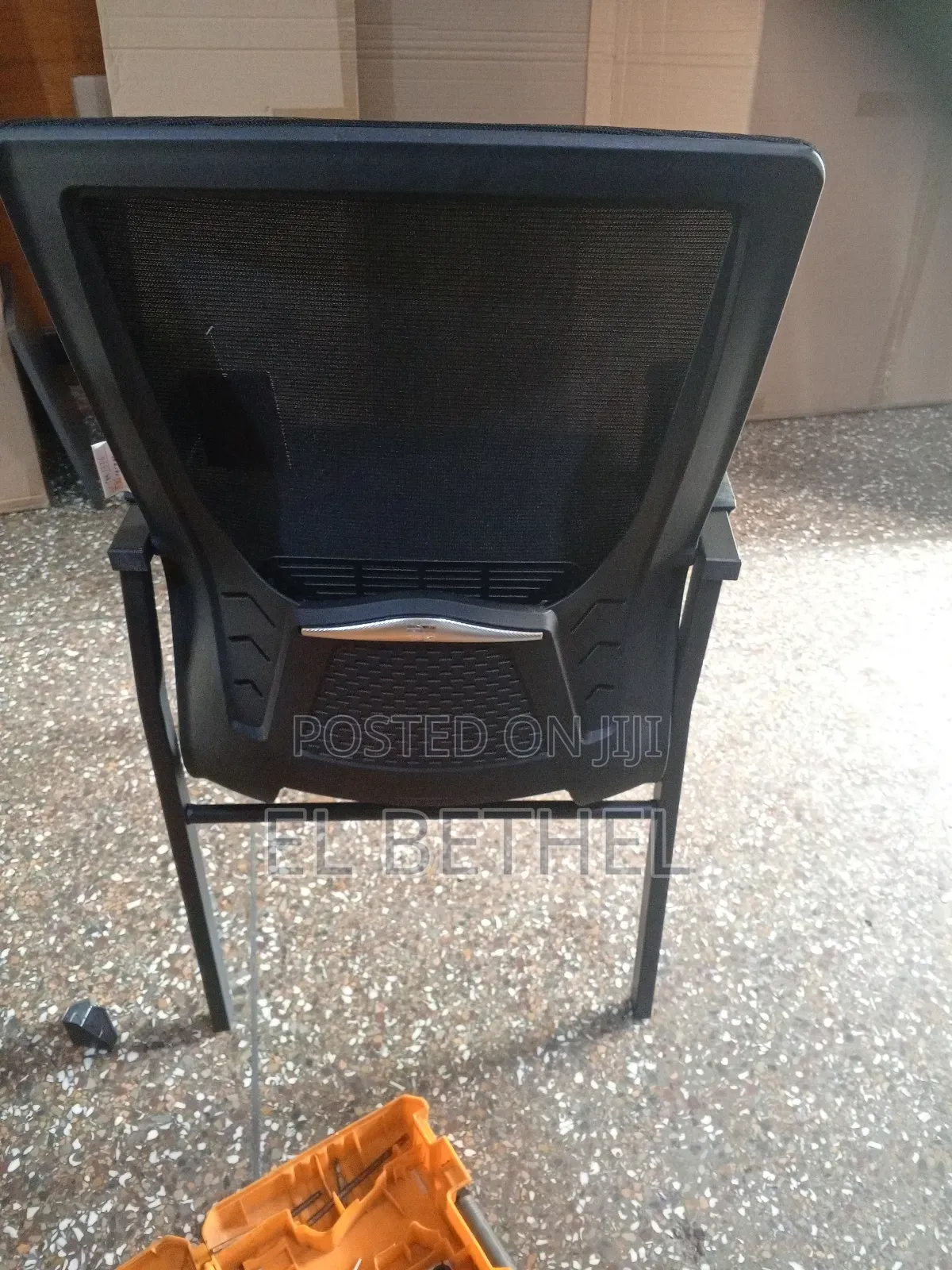 Chair With Horizontal Legs for Office