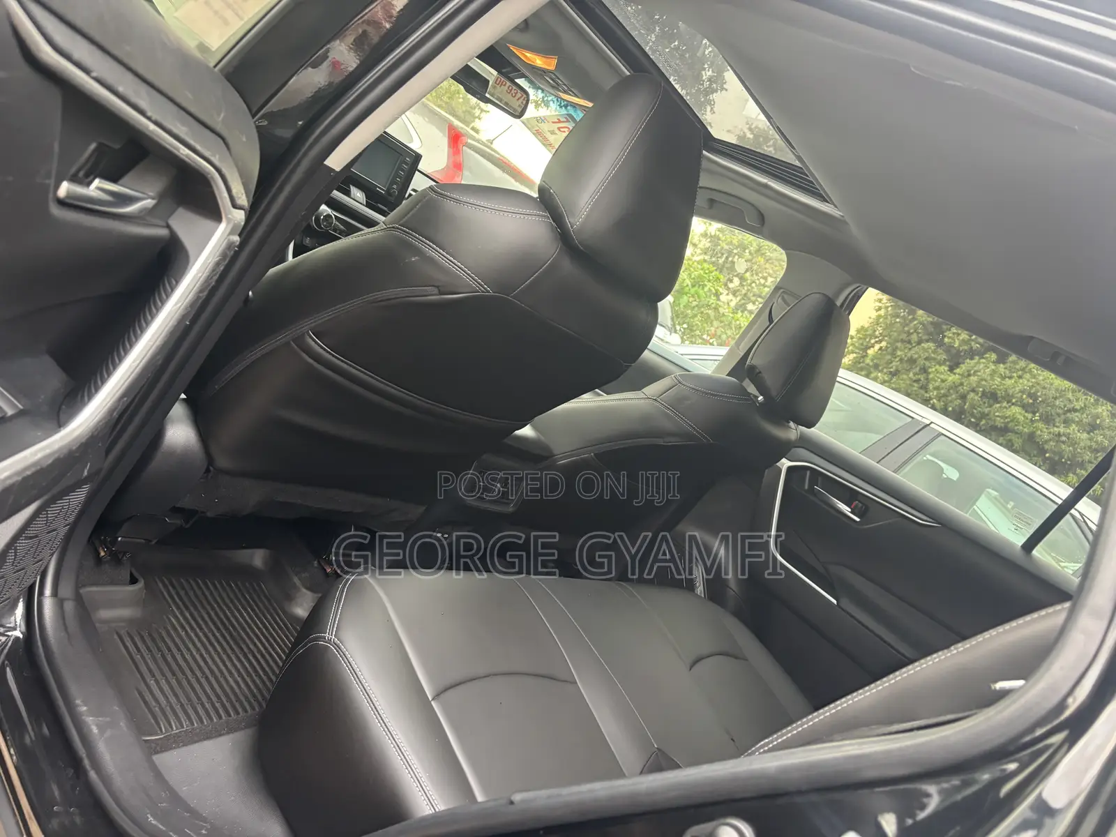 Toyota RAV4 XLE Premium 2022 Black
