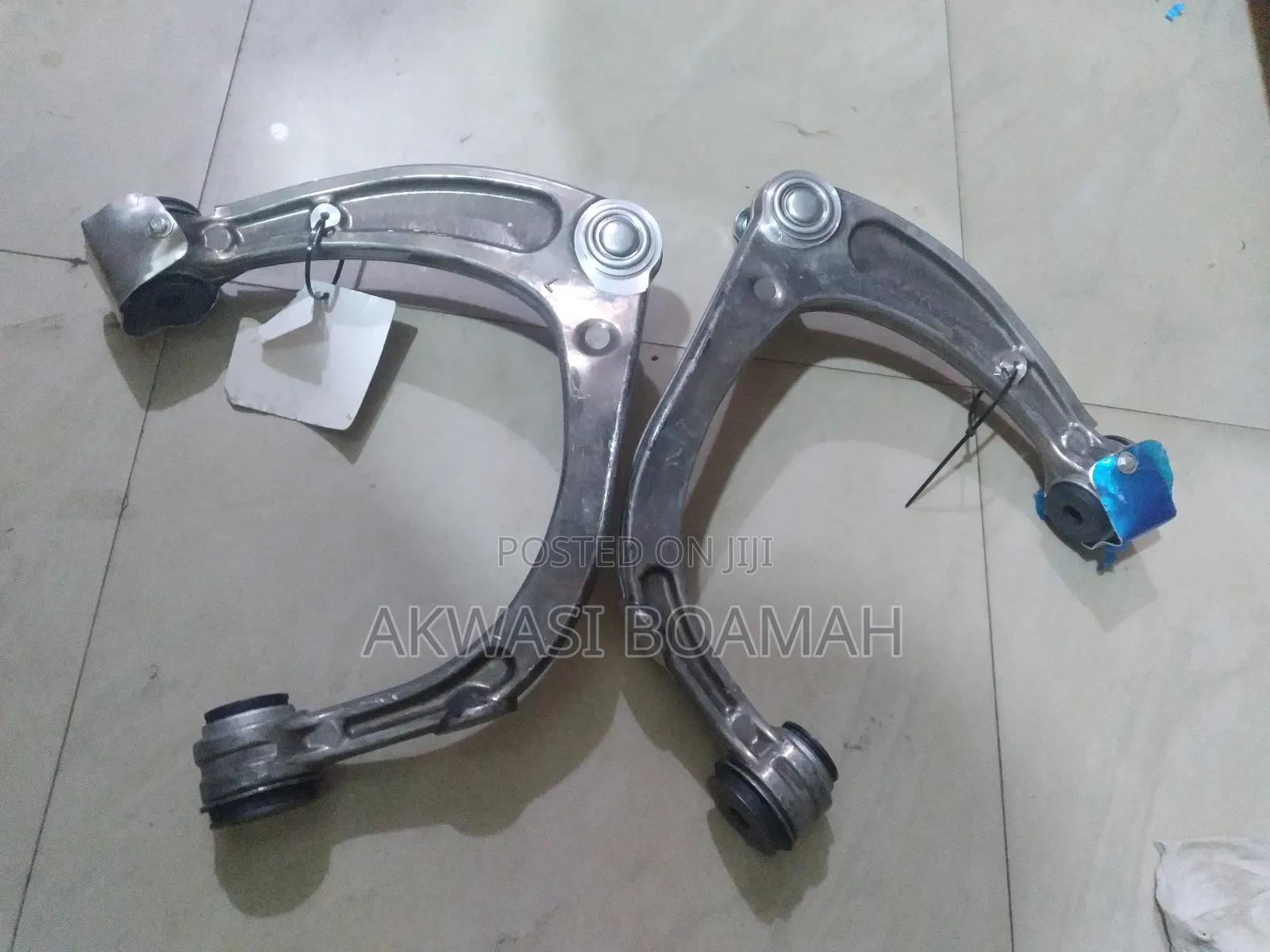 Cadillac Escalade  2020/ 22 Upper Arm Pair