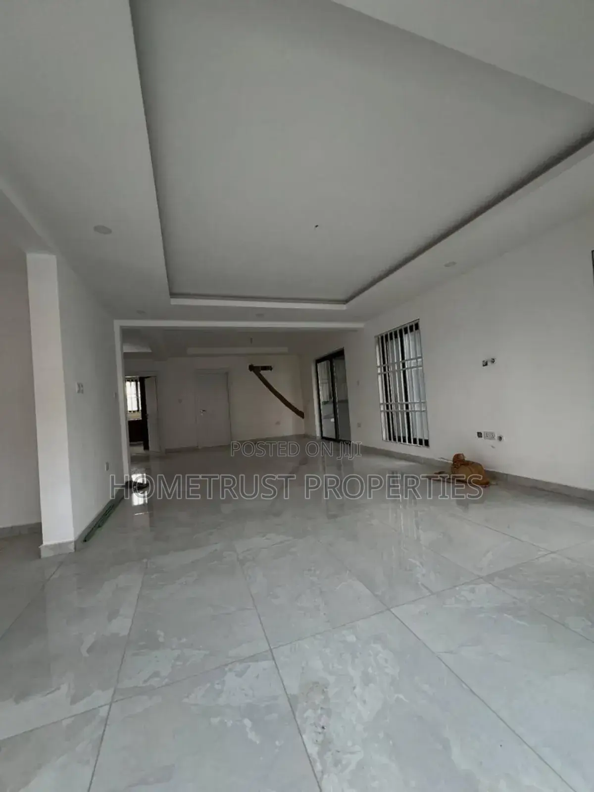 4bdrm Duplex in Hometrust Properties, A&C Mall Area for sale