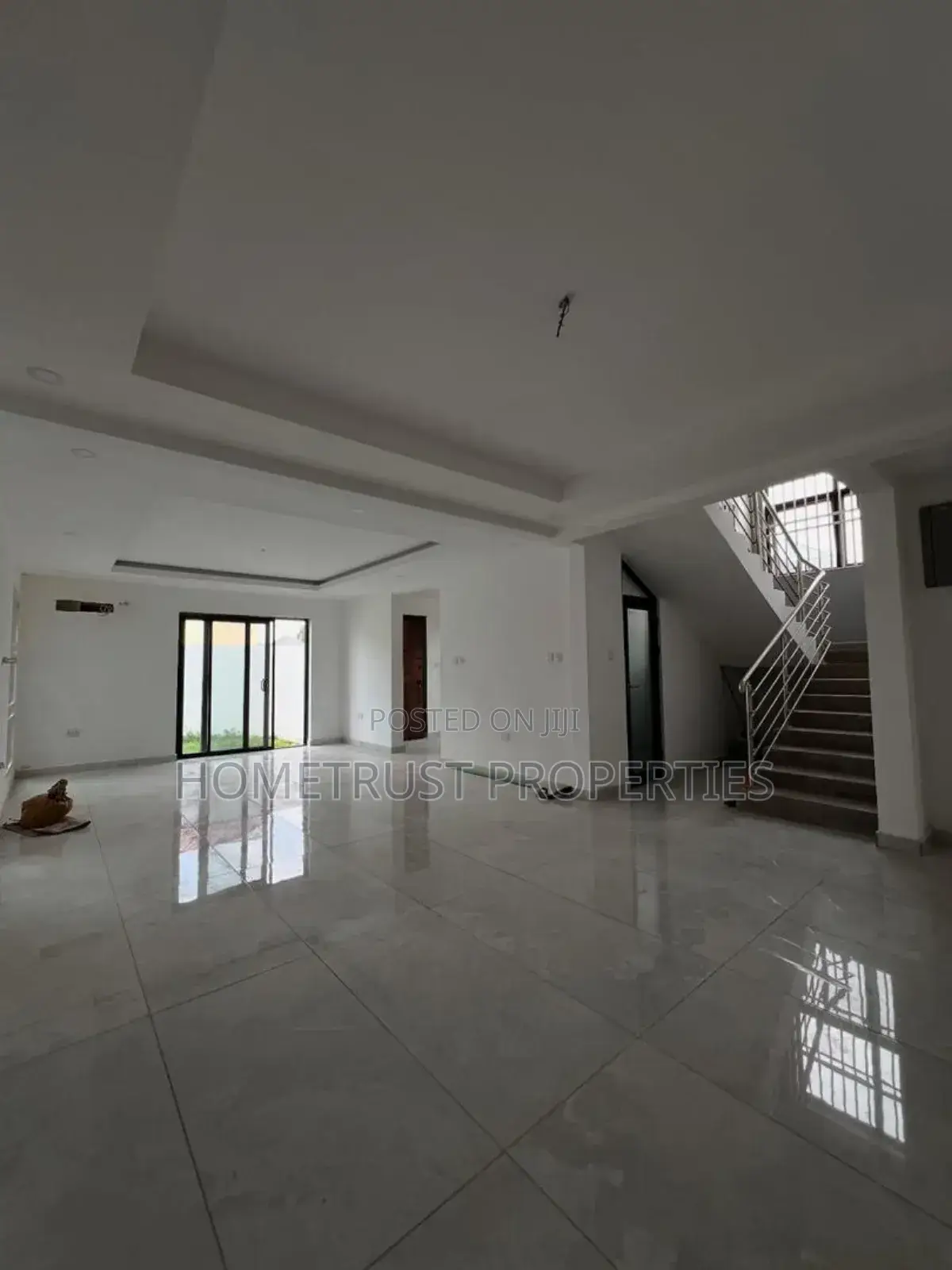 4bdrm Duplex in Hometrust Properties, A&C Mall Area for sale