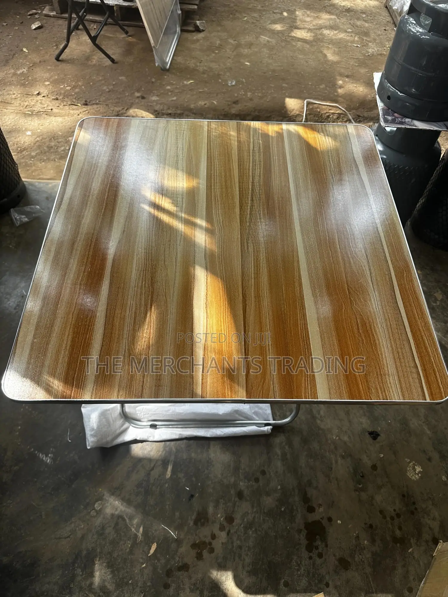 Sleek Perfect Foldable Table