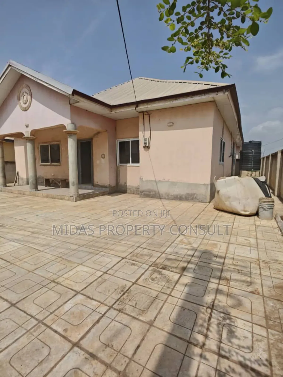 3bdrm House in Comm 25, Tema Metropolitan for sale