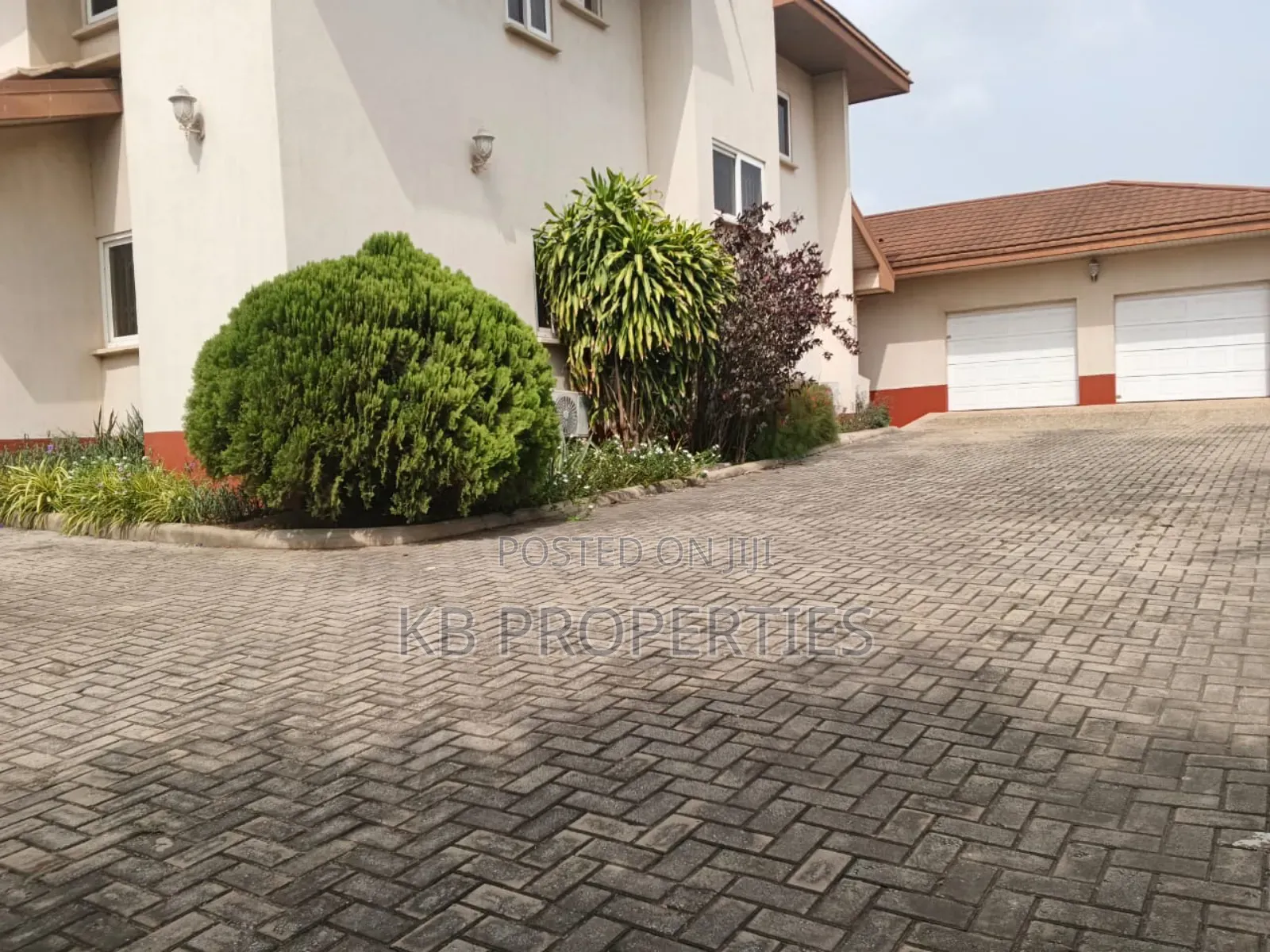 6bdrm House in Kb Properties, Spintex for sale