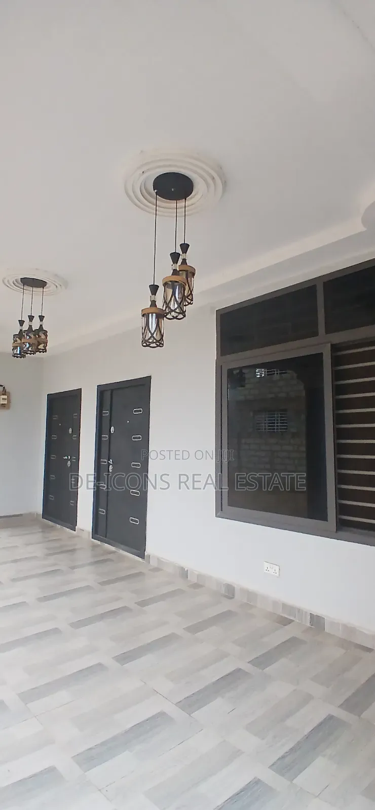 5bdrm Duplex in De-Icons Real Estate, Awutu Senya East Municipal