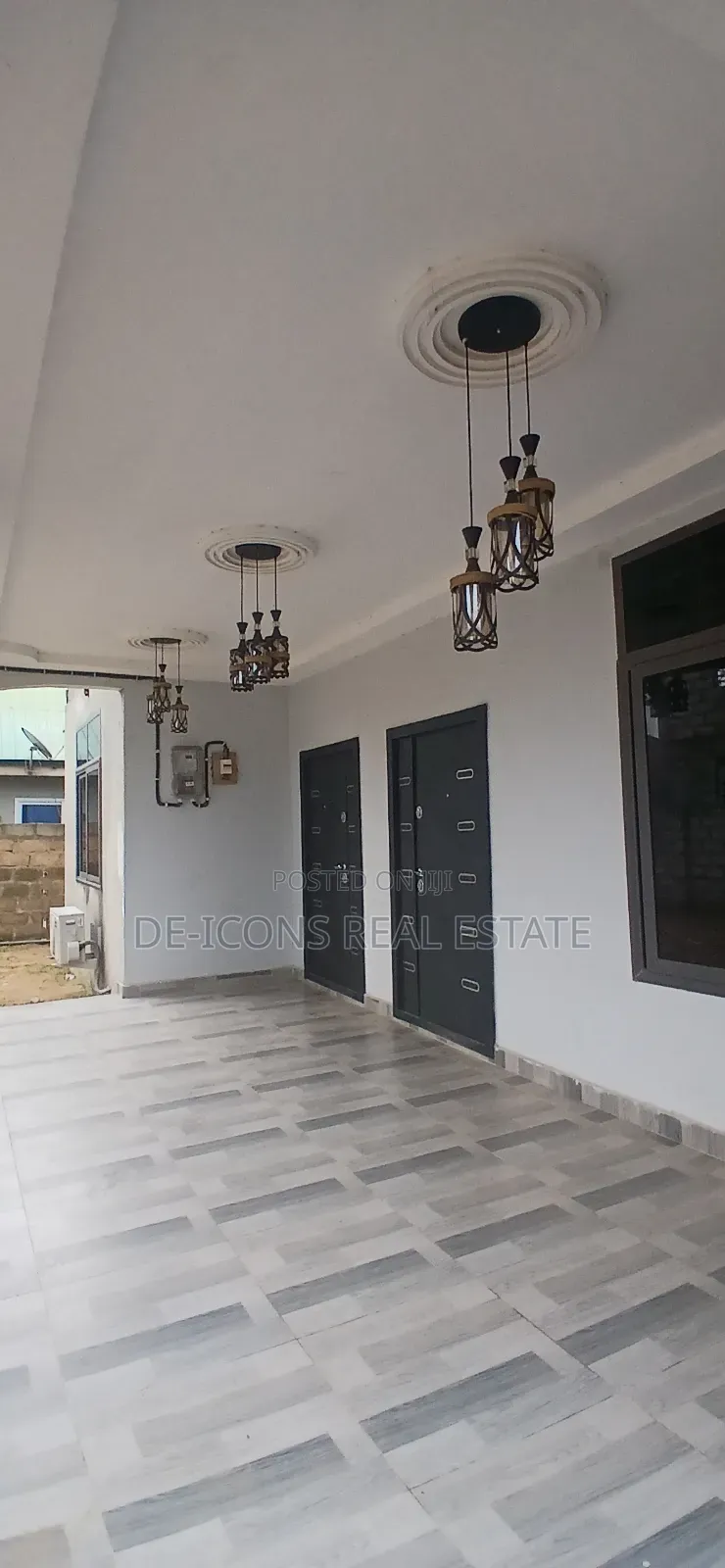 5bdrm Duplex in De-Icons Real Estate, Awutu Senya East Municipal