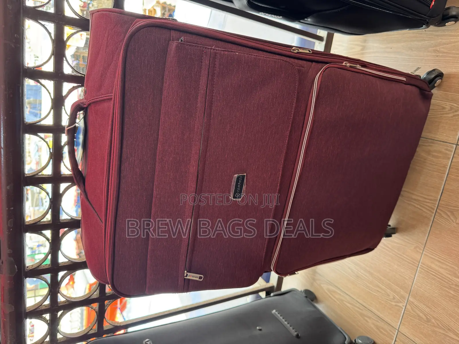 Quality Single Extra Large 32 Inches Fabric Traveling Bag.