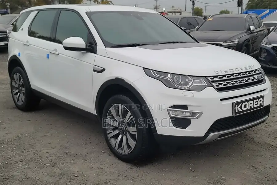 Land Rover Discovery Sport SE 2019 White