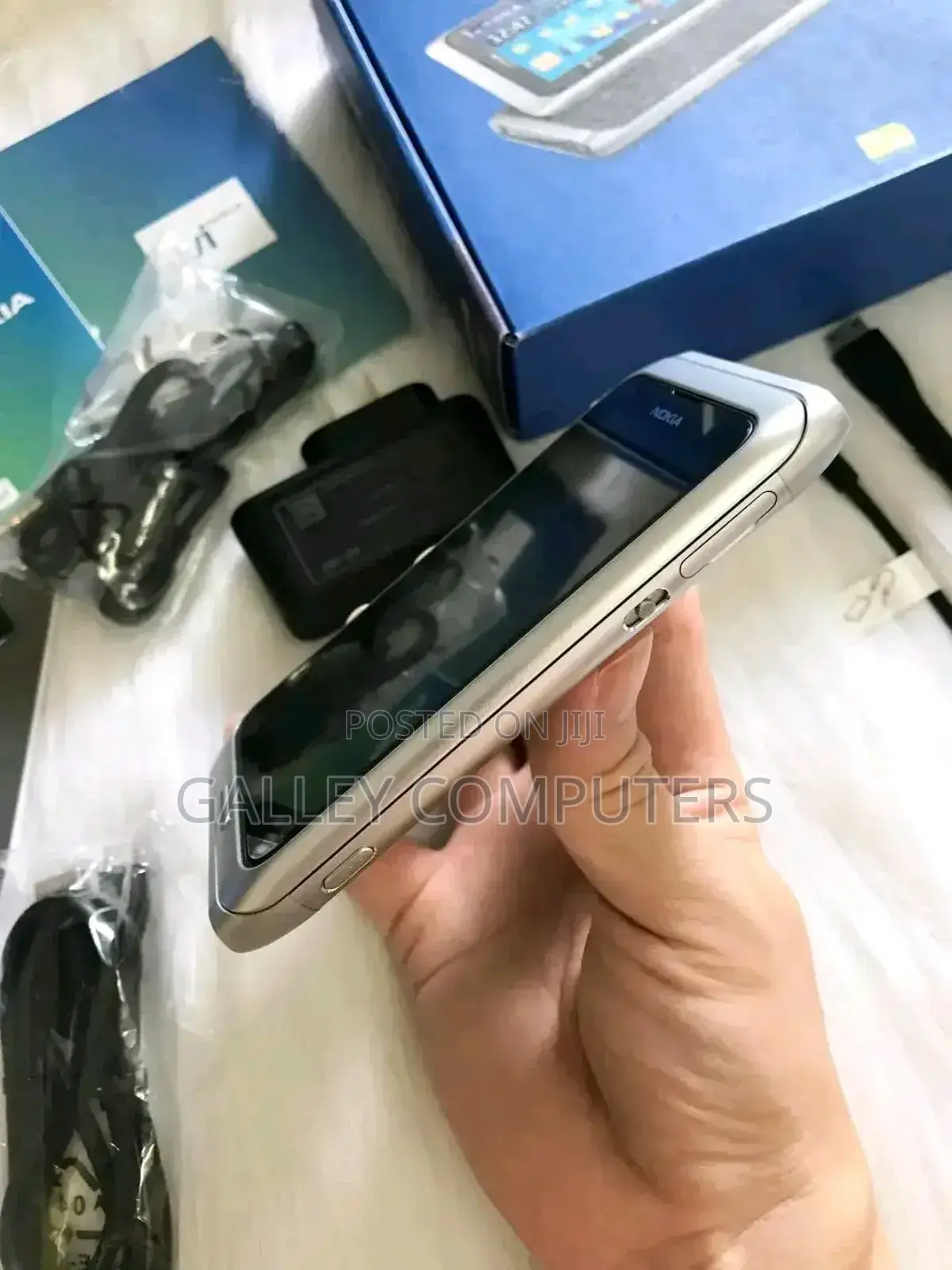 New Nokia E7 16 GB Black