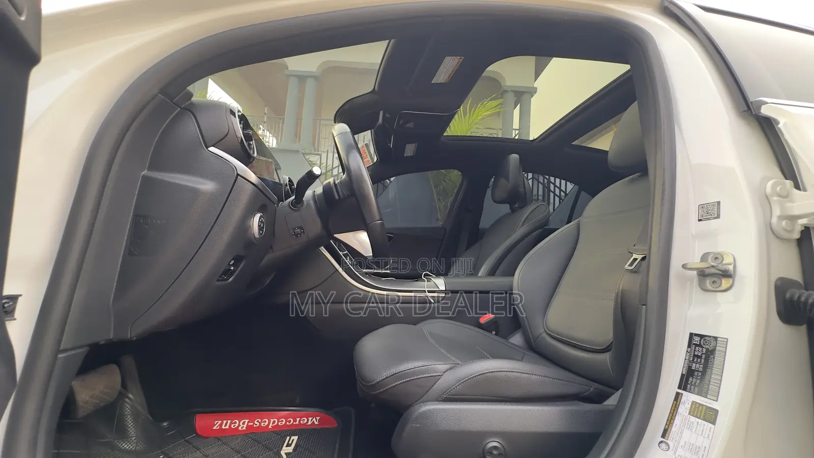 Mercedes-Benz C300 2024 White