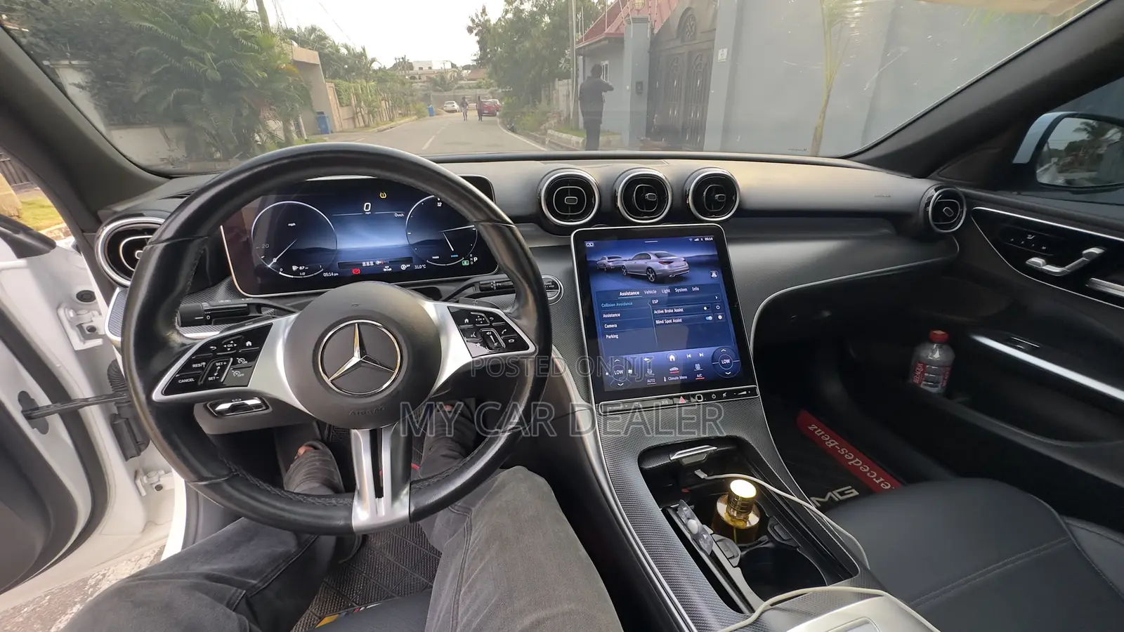 Mercedes-Benz C300 2024 White
