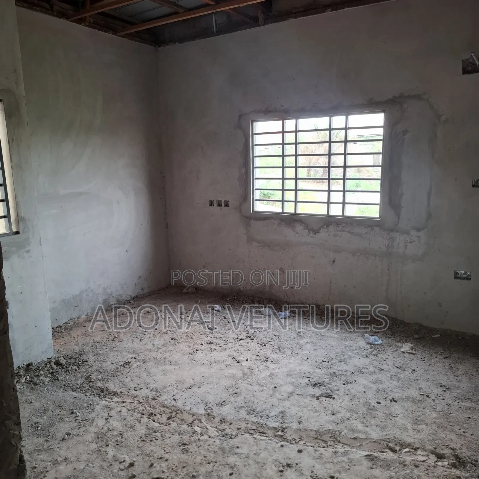 13bdrm House in Sokoban Bekwamin, Kumasi Metropolitan for sale