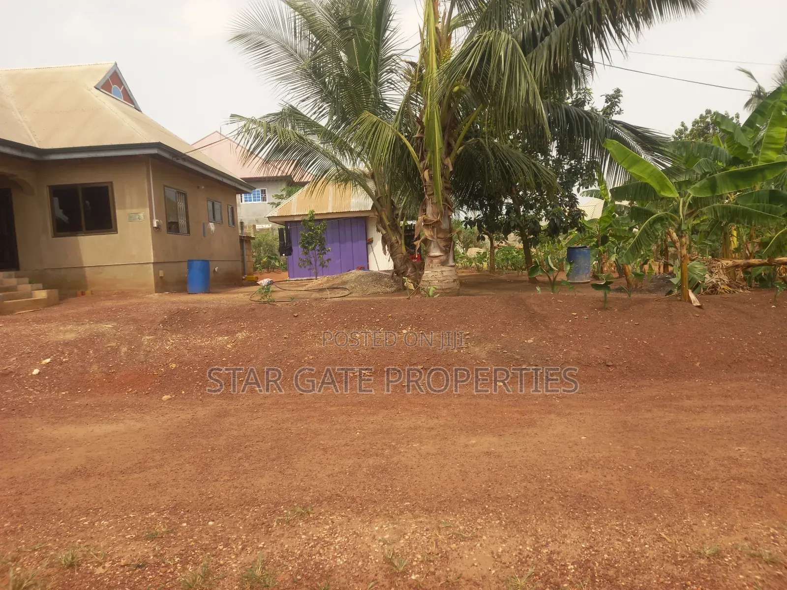 Plot for Sale at Pakyi No 2. ( Near the Main Highway)