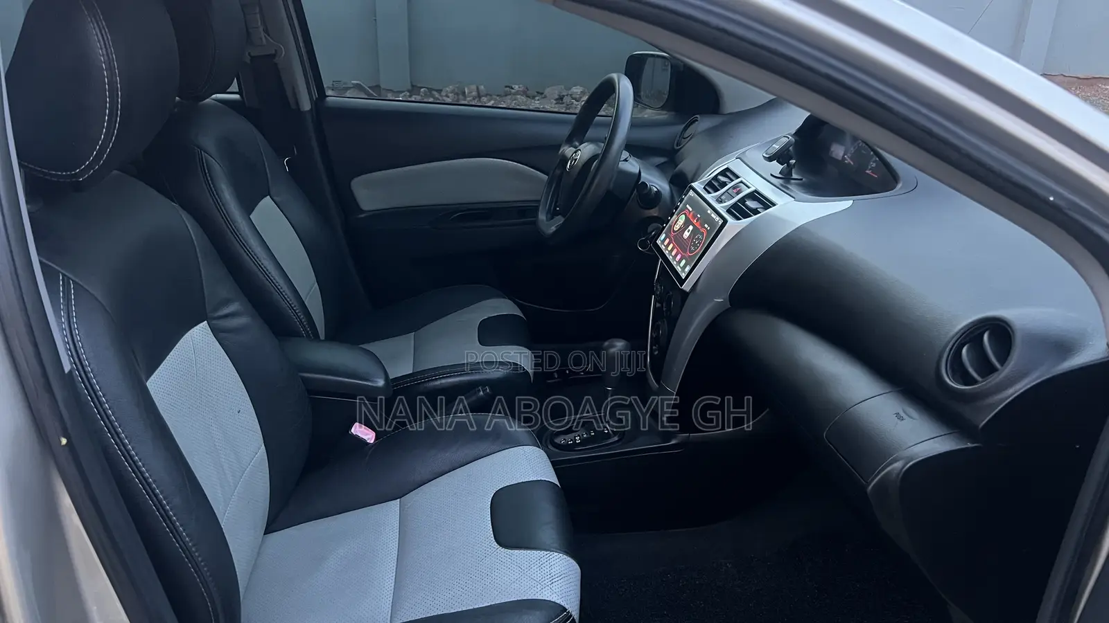 Toyota Belta 2010 Gold
