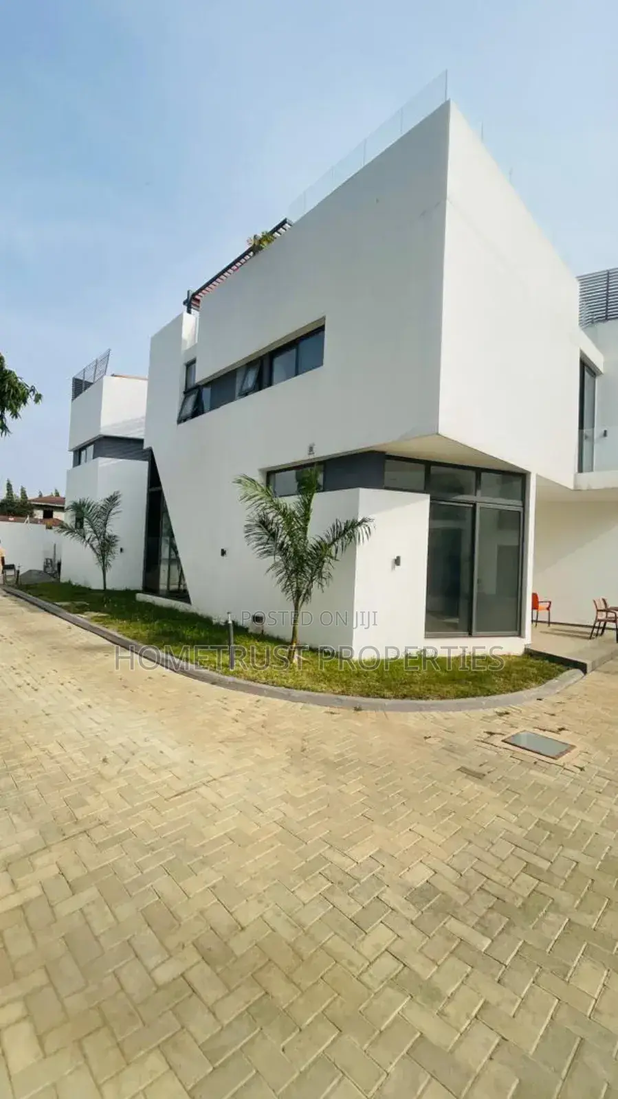 4bdrm Duplex in Hometrust Properties, North Legon for sale