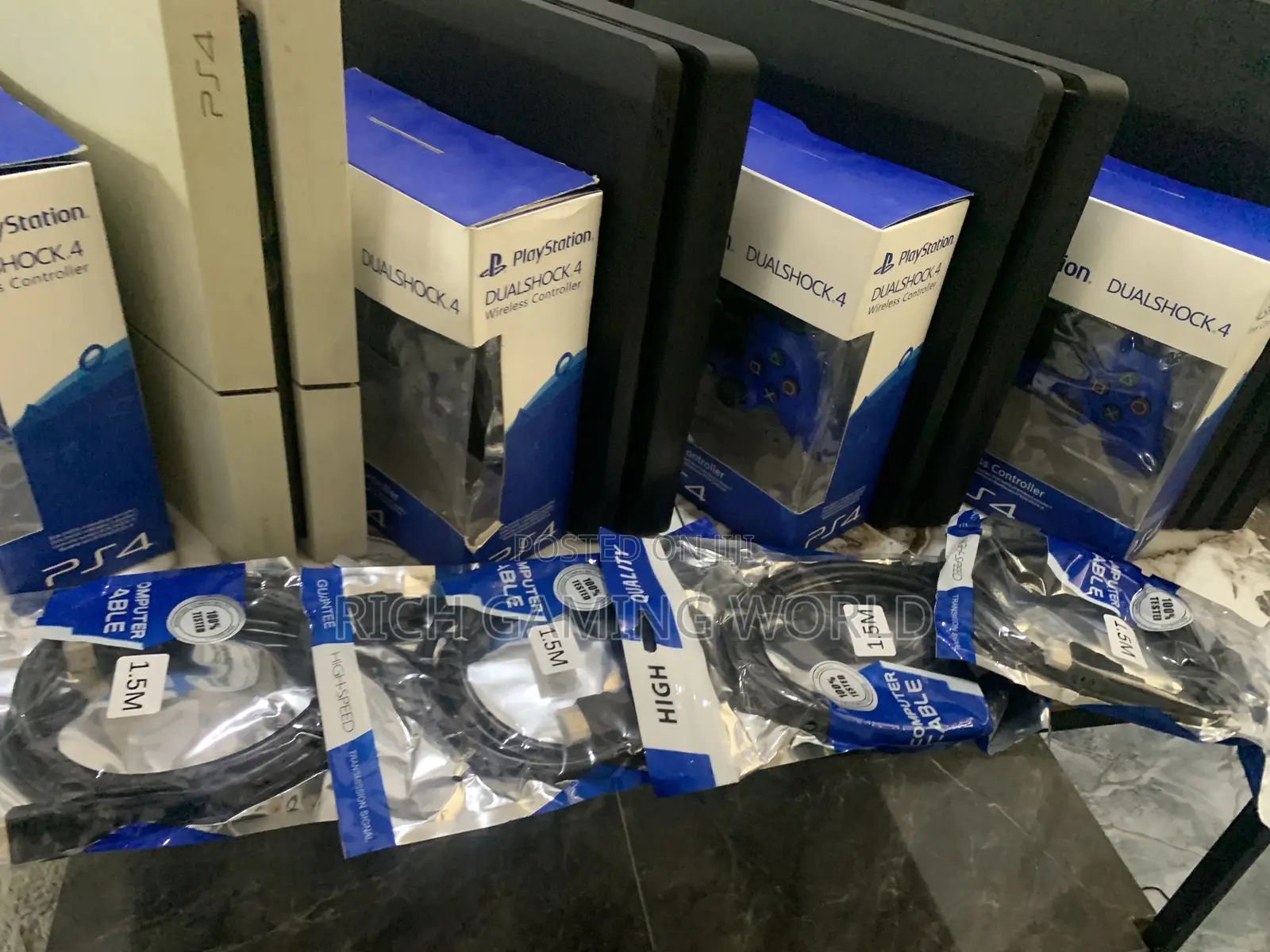Ps4 Pro Slim and Standard Available With Two Pad Available( Jailbreak)