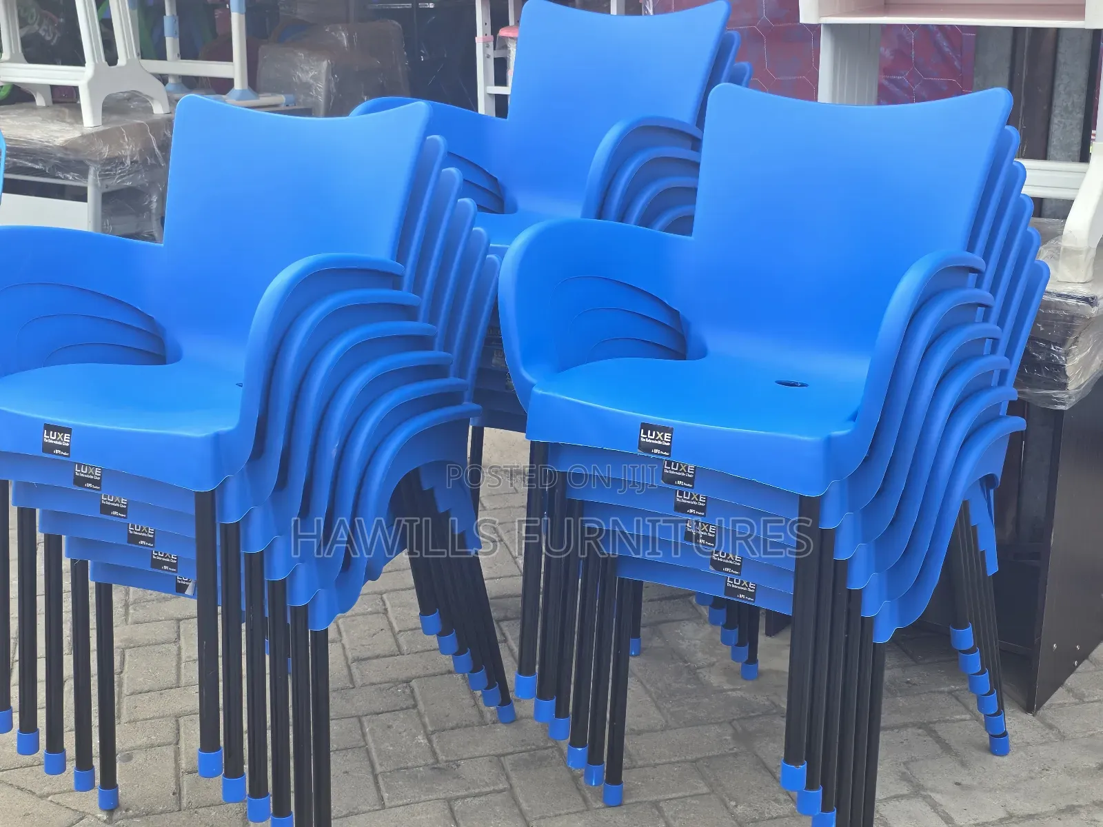 Plastic Chair With Metalic Legs