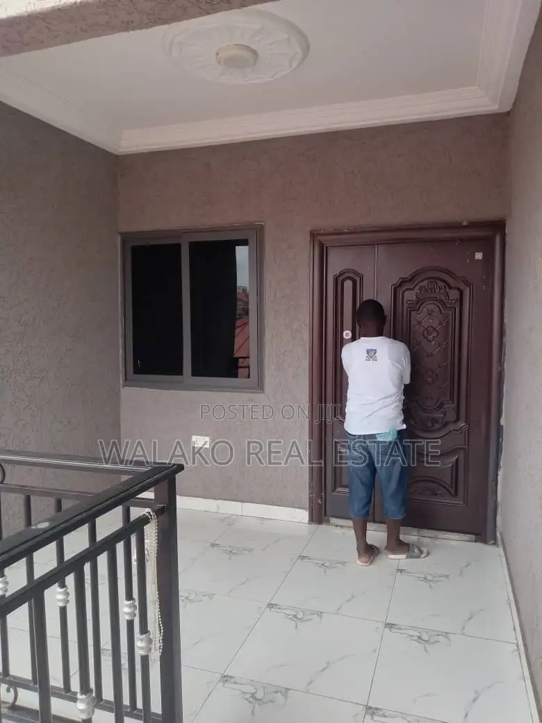 5bdrm House in Kwabenya for sale