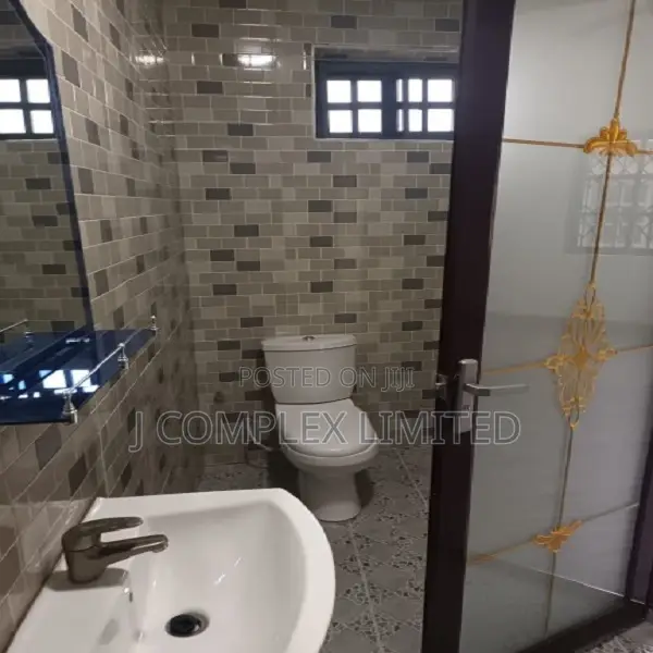 2bdrm Apartment in North Ridge for rent