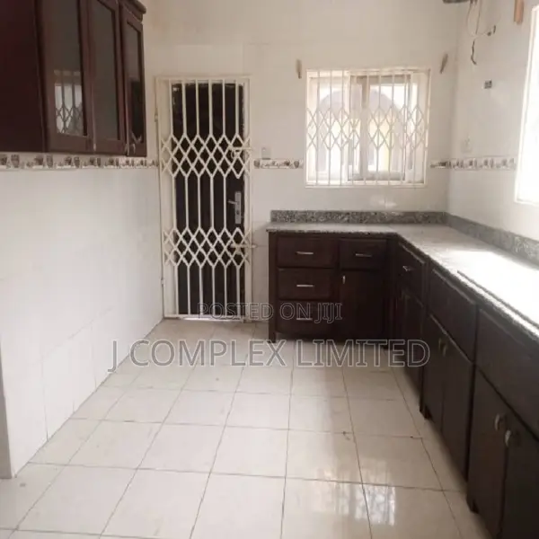 2bdrm Apartment in North Ridge for rent