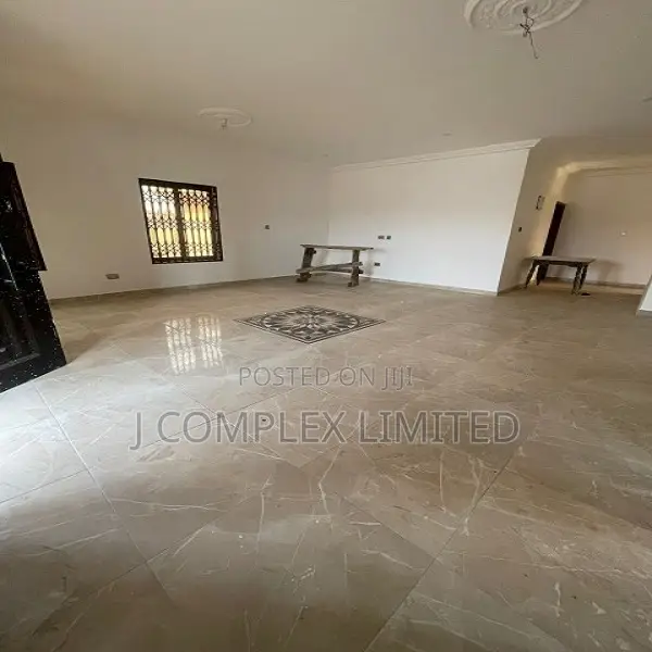 3bdrm Apartment in North Ridge for rent