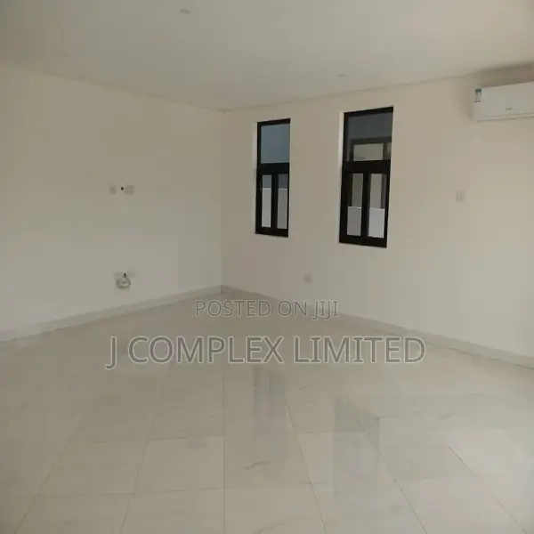 3bdrm Apartment in North Ridge for sale