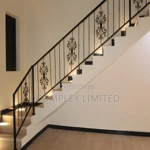 4bdrm House in North Ridge for sale
