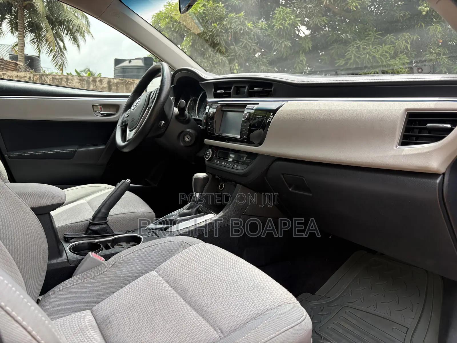 Toyota Corolla LE Eco 4dr Sedan (1.8L 4cyl CVT) 2015 Gray
