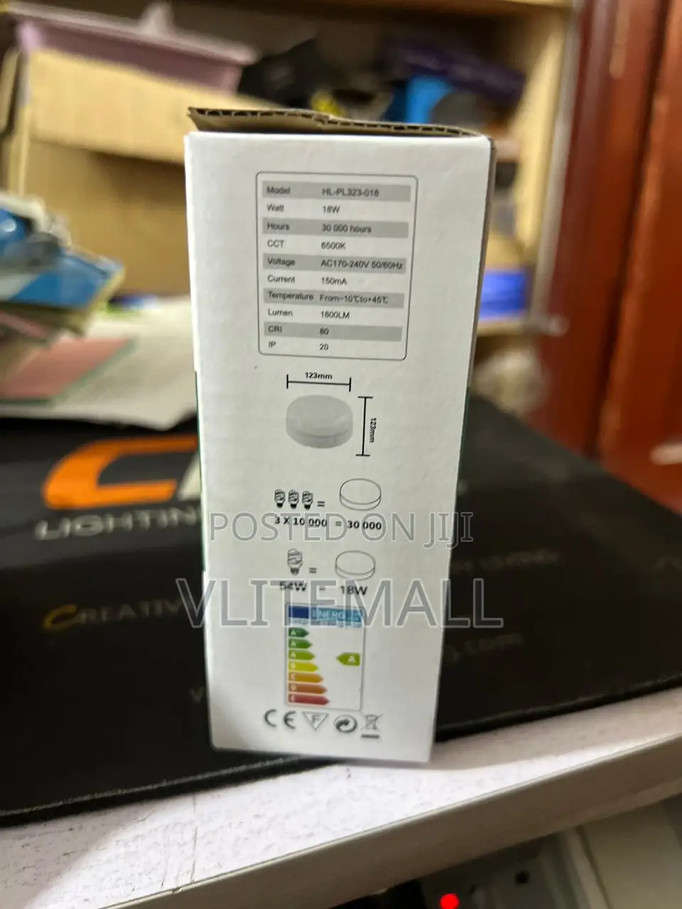 Saachí Led Rimless Panel Light.