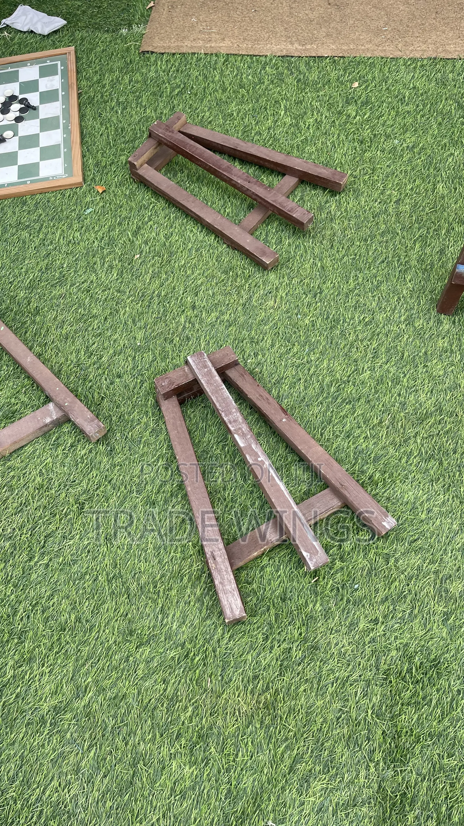 Short Brown Easel Stand Luxury