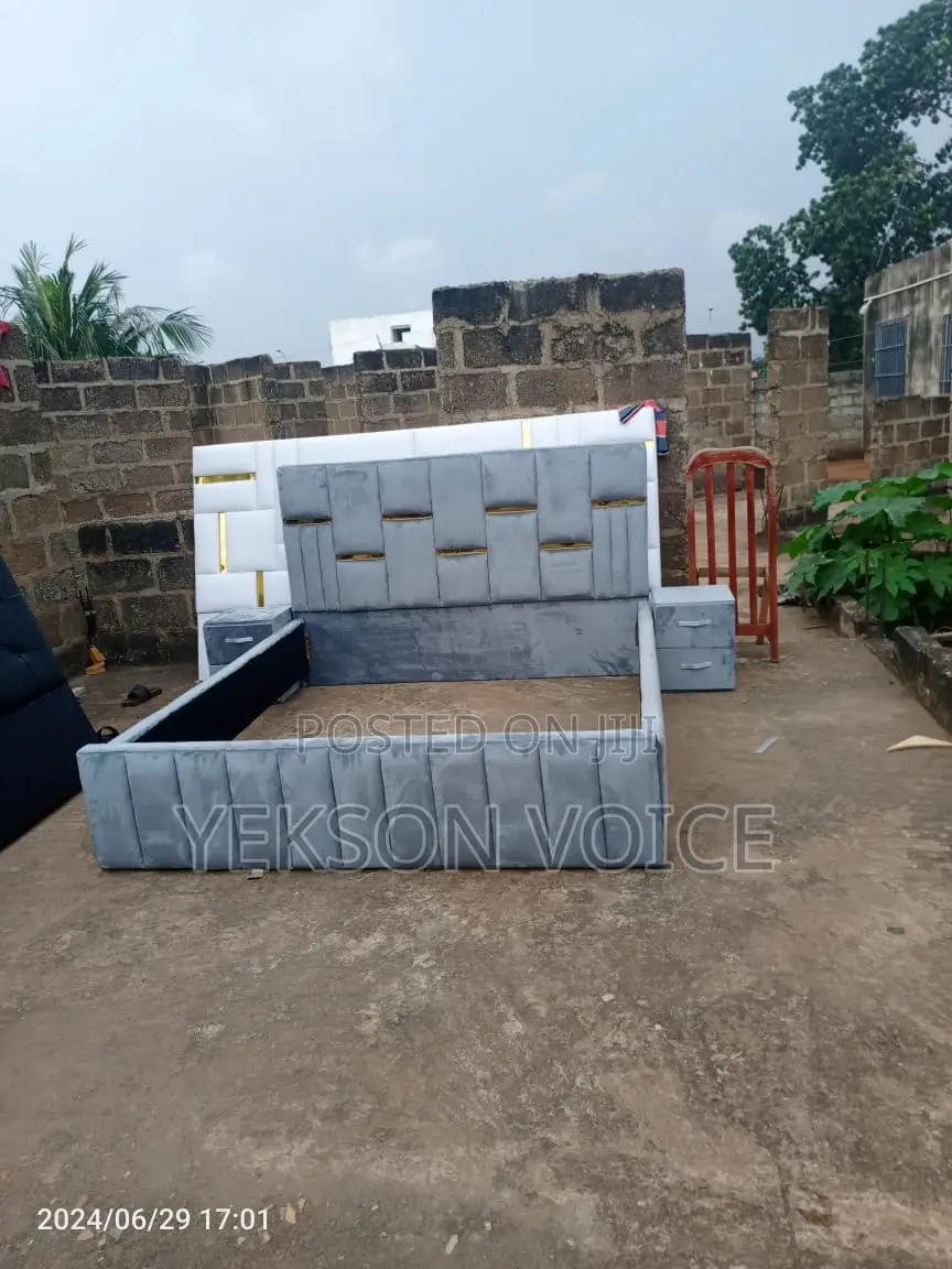 Queen Size Bed Frame With Drawer