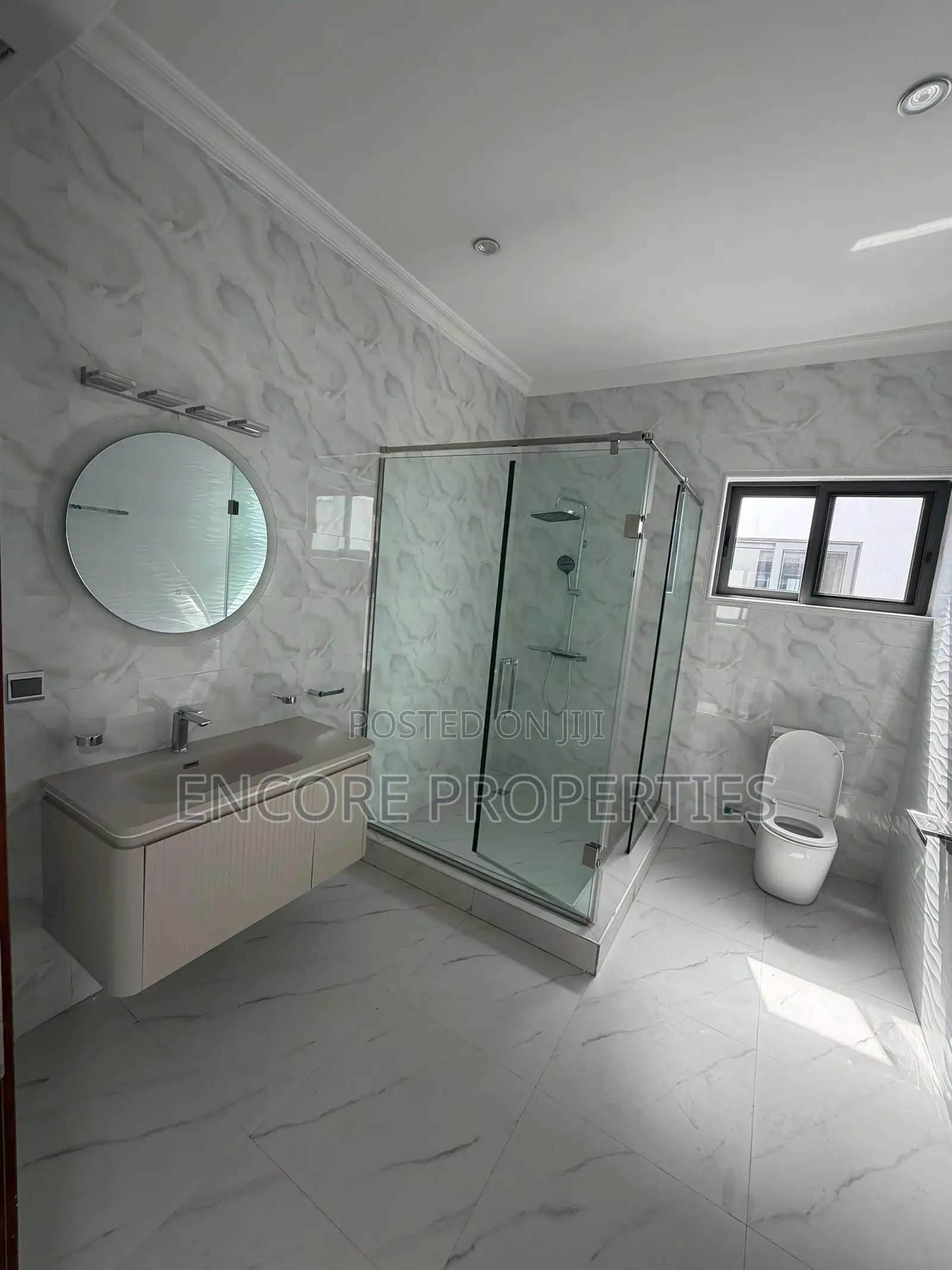 5bdrm House in East Legon for rent