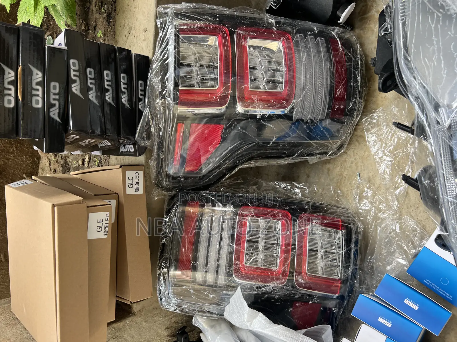 Ford F-150 2017- 19 Spec Tail Light Pair