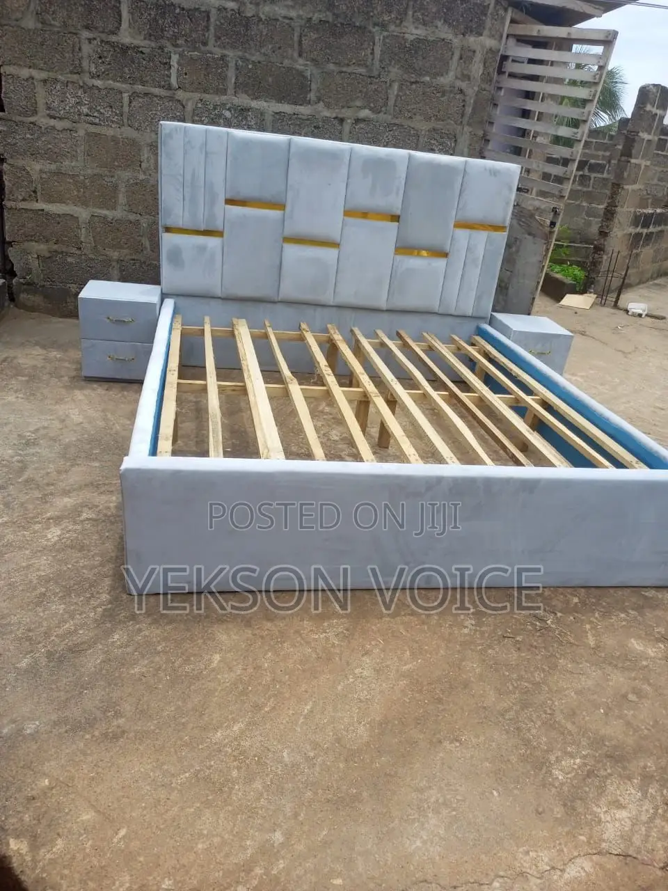 Executive Queen Size Bed Frame With Drawer