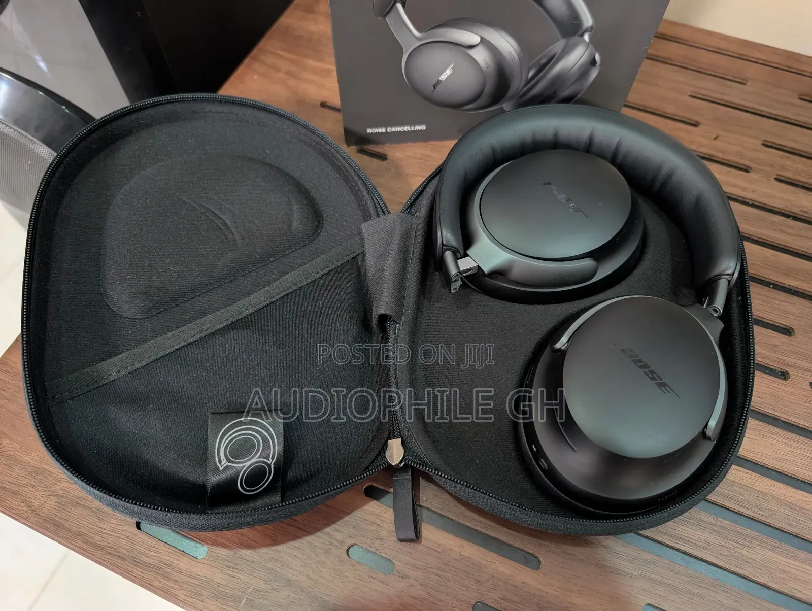Bose Quietcomfort Ultra Headphones ( New but Open Box )