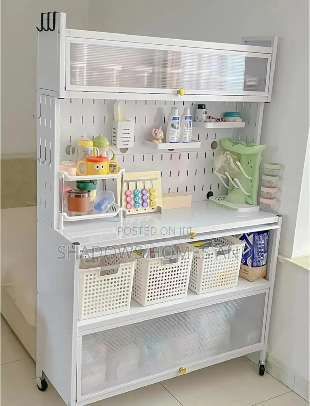 Kitchen Cabinet With Transparent Doors