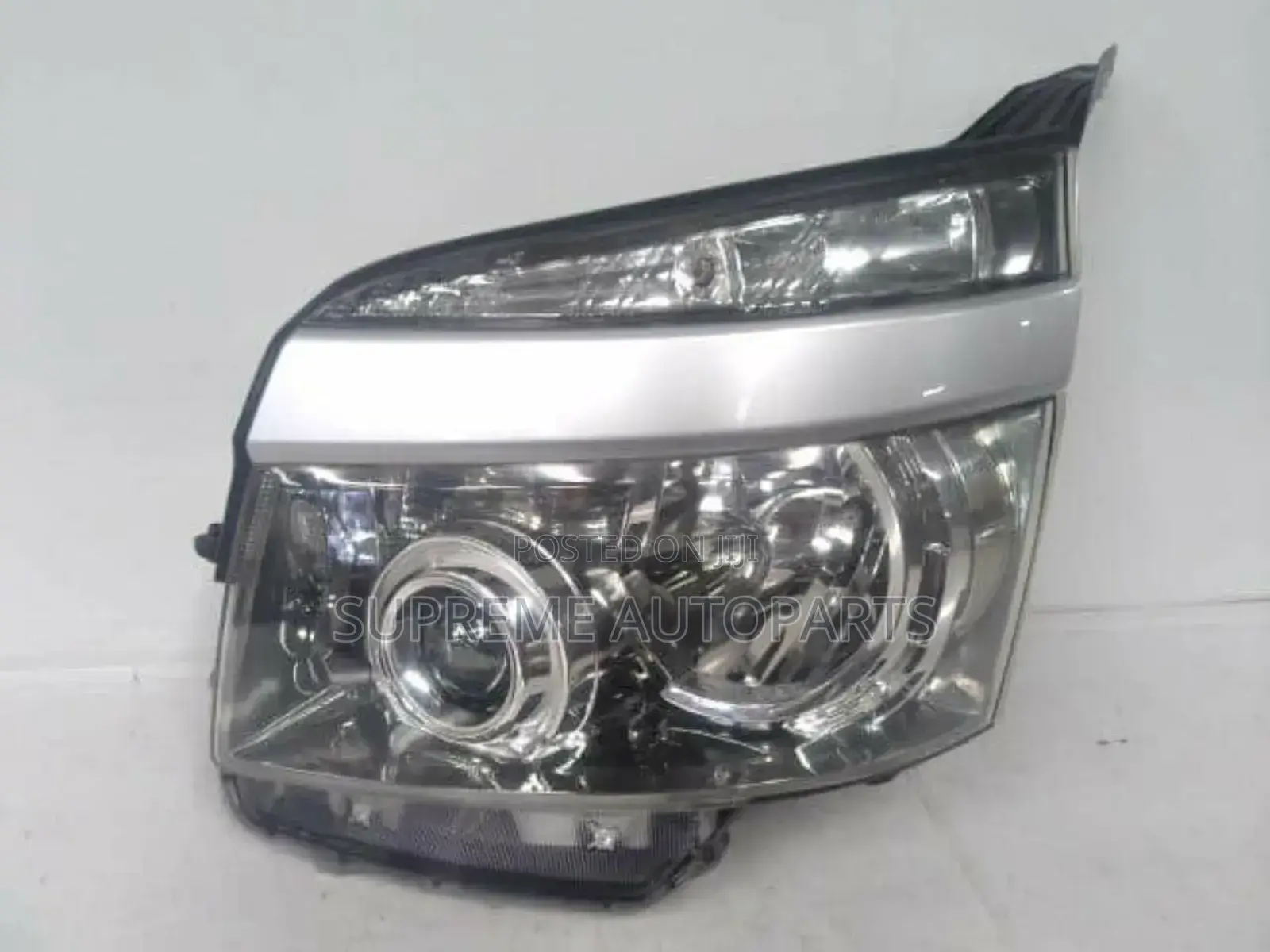 Toyota Voxy 2008,2009,2010 Headlight