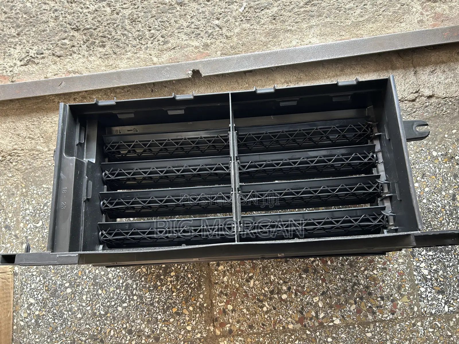 Ford F-150 2018 Shutter Grill Lower With Motor