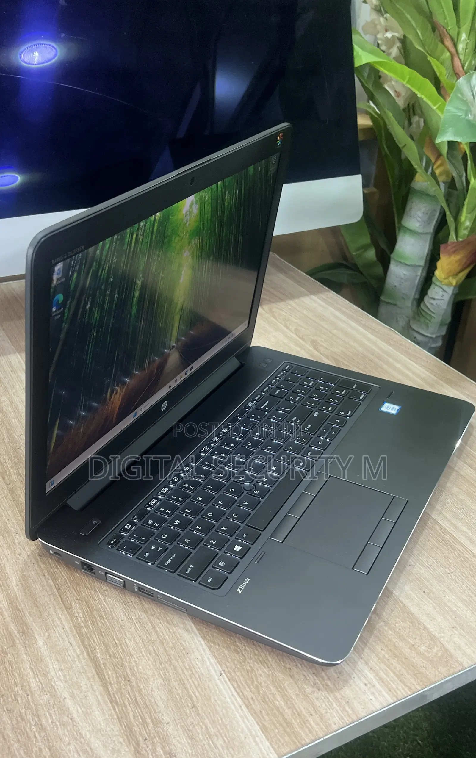 Laptop HP ZBook 15 G3 8GB Intel Xeon SSD 256GB