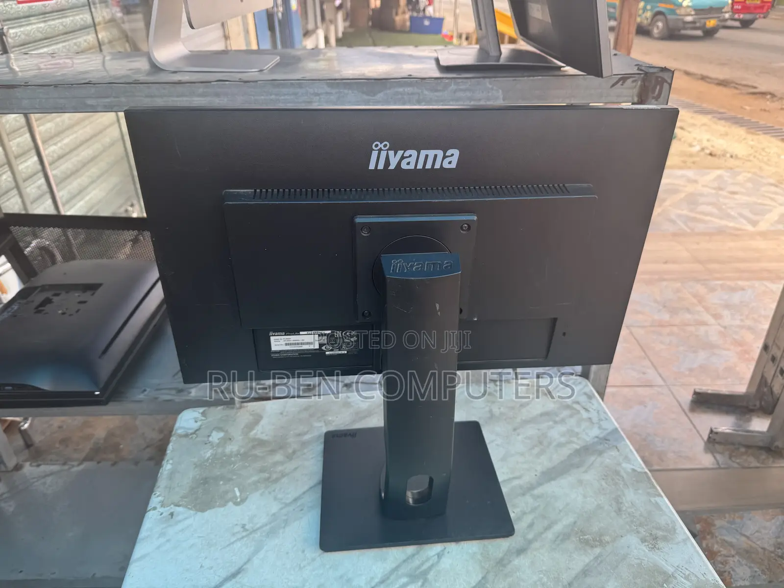 24 Inches Iiyama Monitor